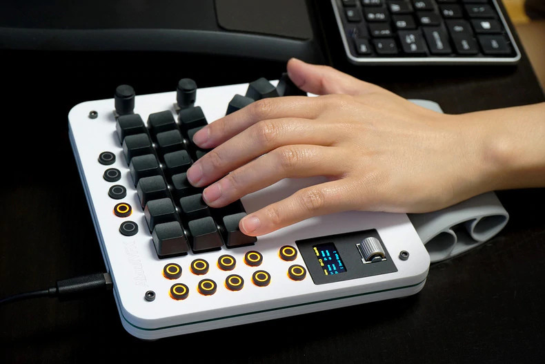 AboutVFX keyboard 28v6k