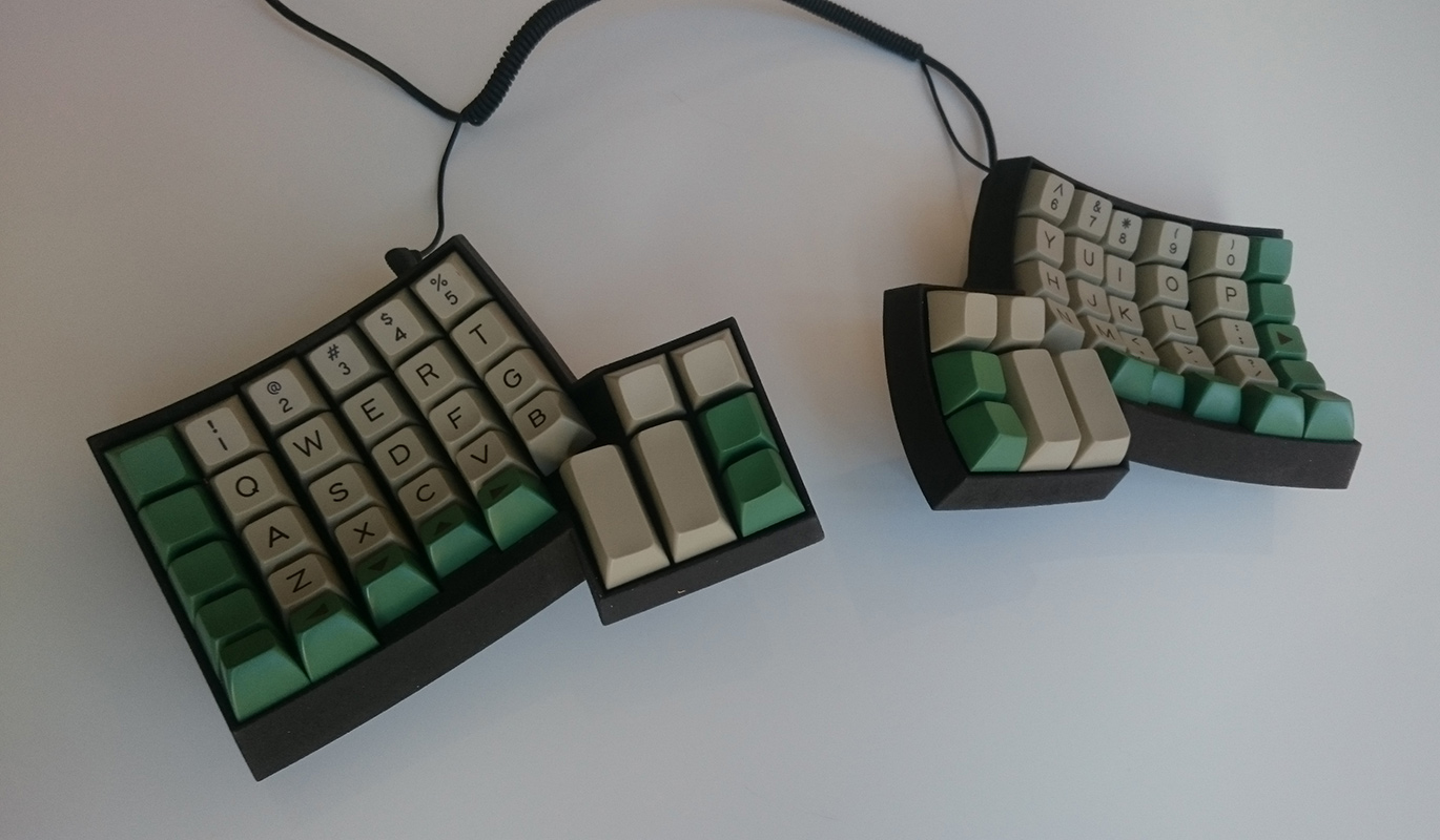 Dactyl keyboard top view 52983