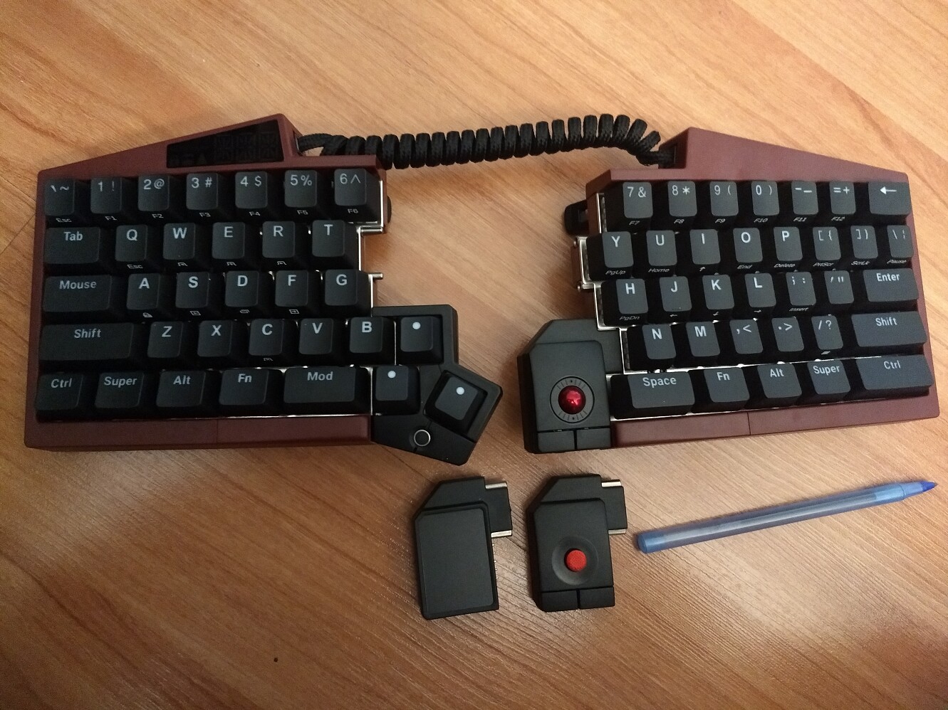 UHK v2 top 20230406 28034-s33