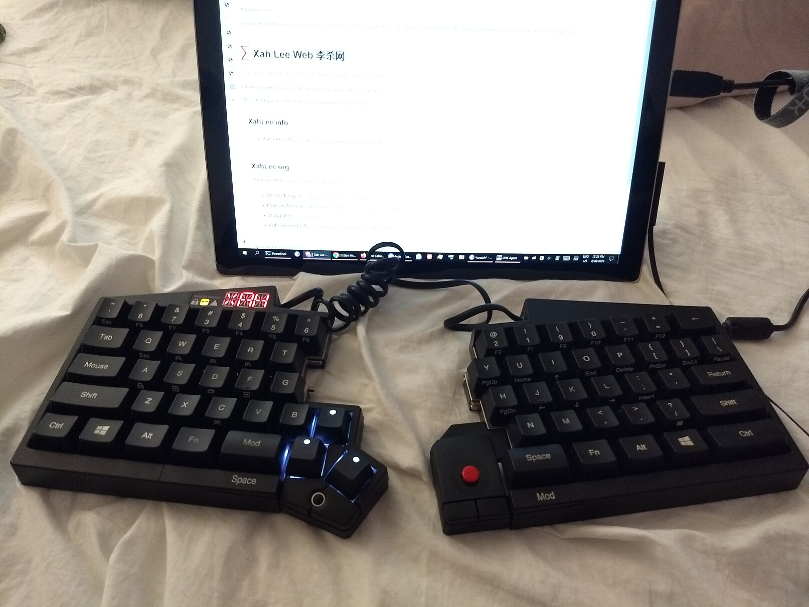 uhk v1 w modules 20230420 qZYc5-s1400