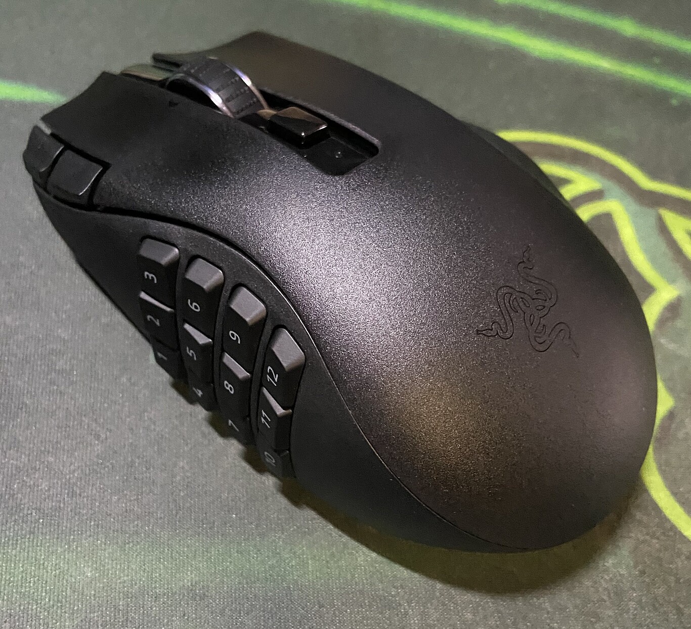 Razer Naga V2 hm4rT-s1300
