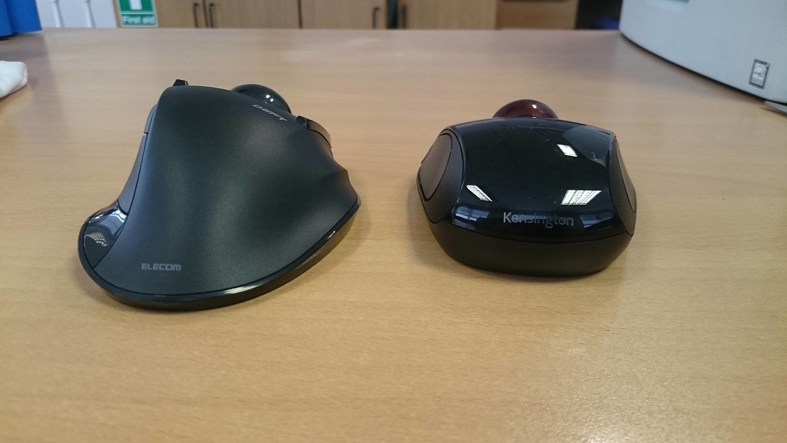 Elecom DEFT  Kensington Orbit trackball 39-s