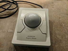 Kensington_Expert_Mouse_1989-s250