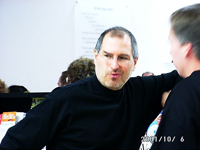 apple store 2001 Steve Jobs 5